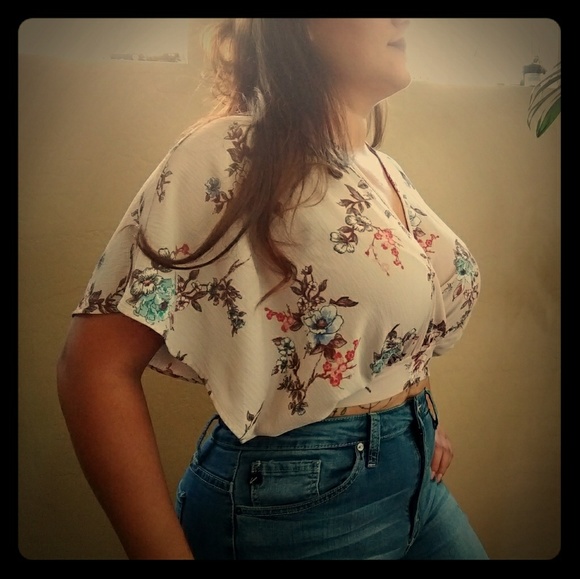 Flower Blouse - Picture 1 of 3